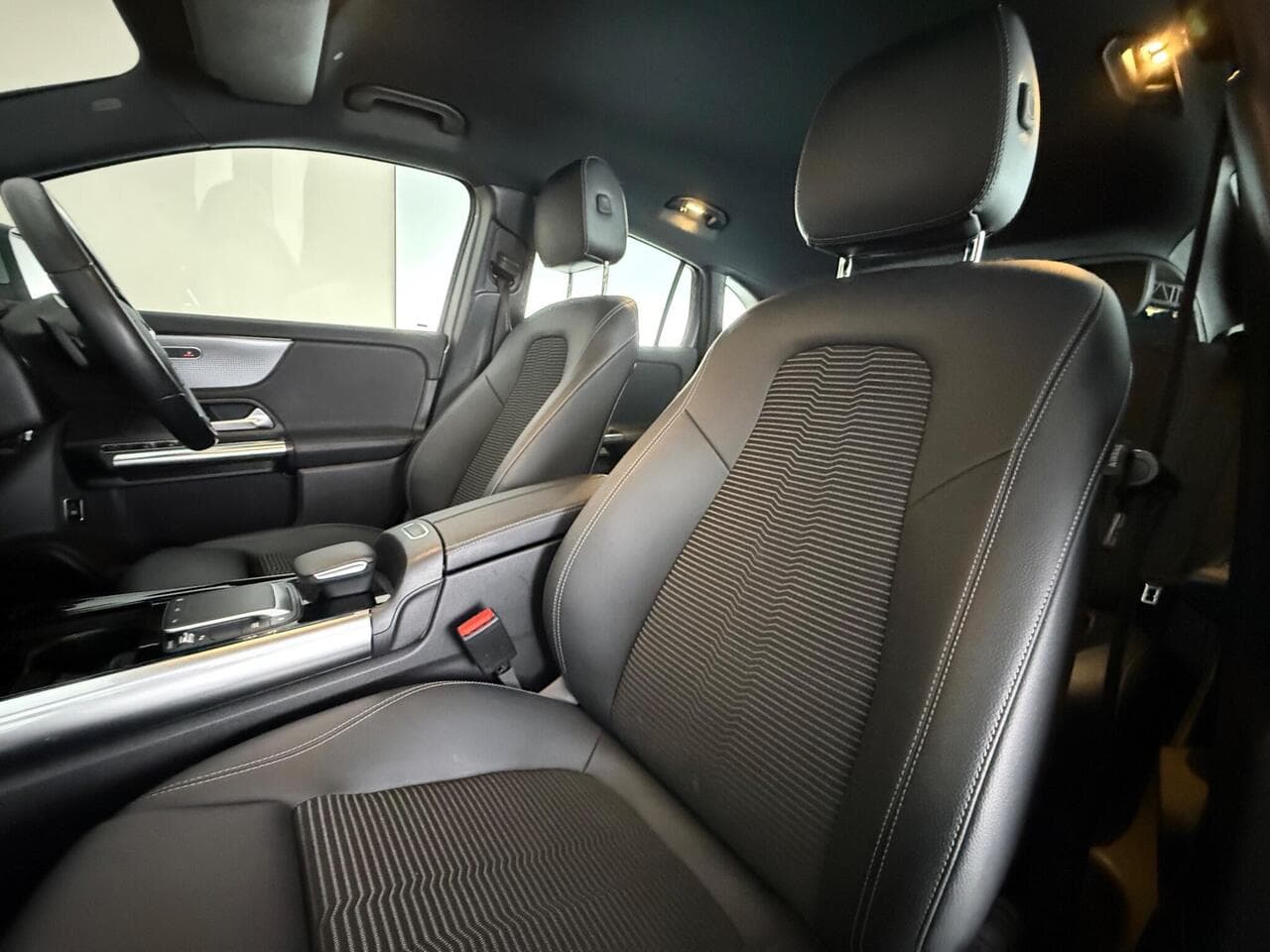 Mercedes-Benz GLA thumbnail Seat Front Passenger
