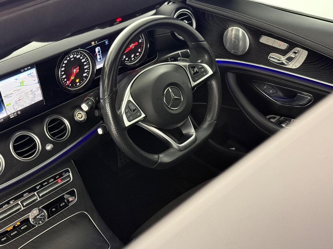 Mercedes-Benz E Class thumbnail Steering Wheel