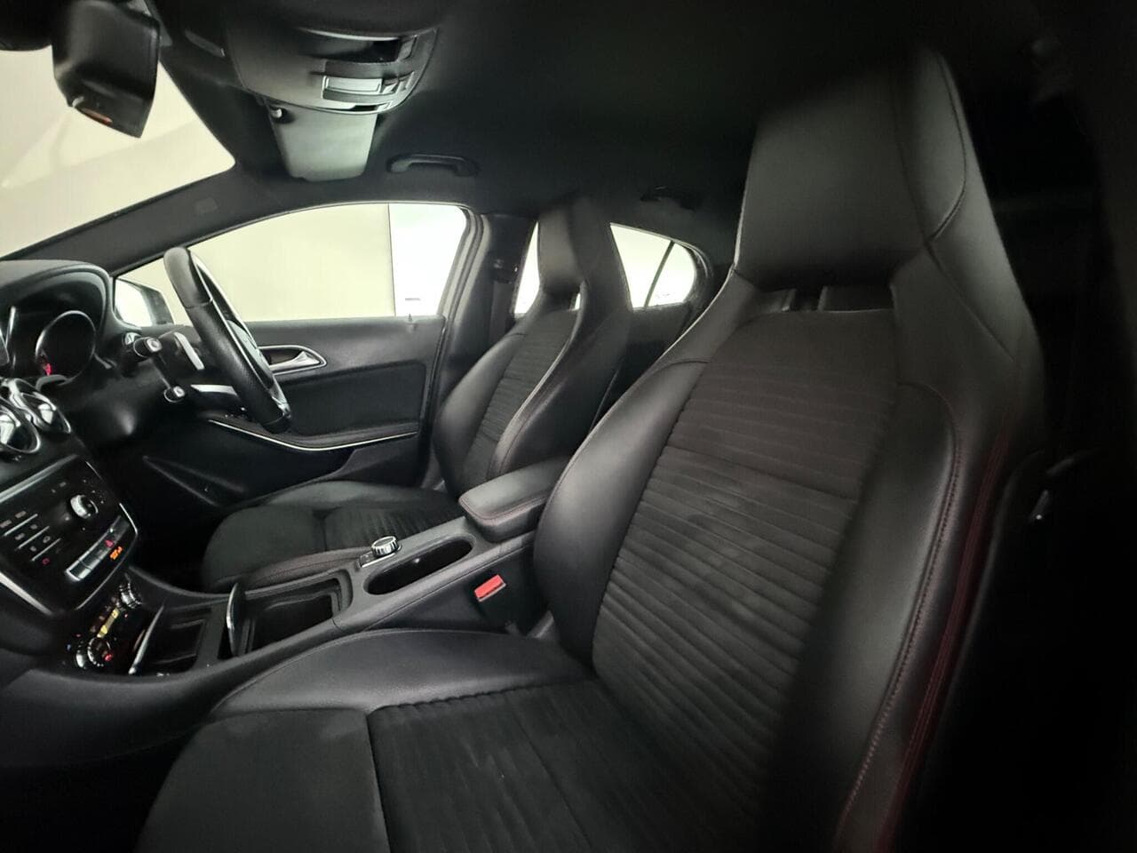 Mercedes-Benz GLA thumbnail Seat Front Passenger