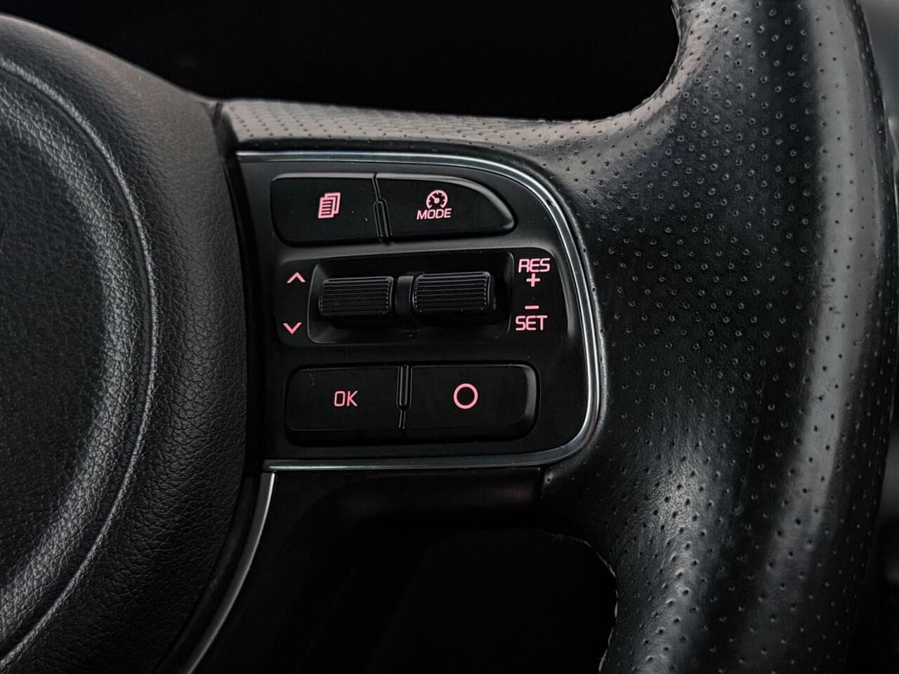 Kia Sportage thumbnail Misc Controls