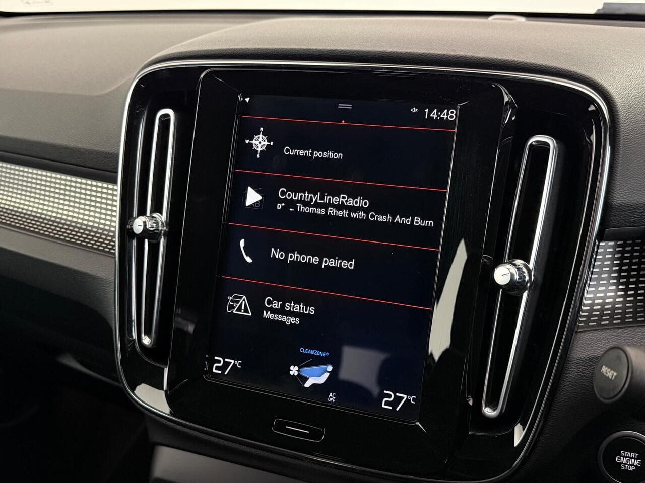 Volvo XC40 thumbnail Infotainment System