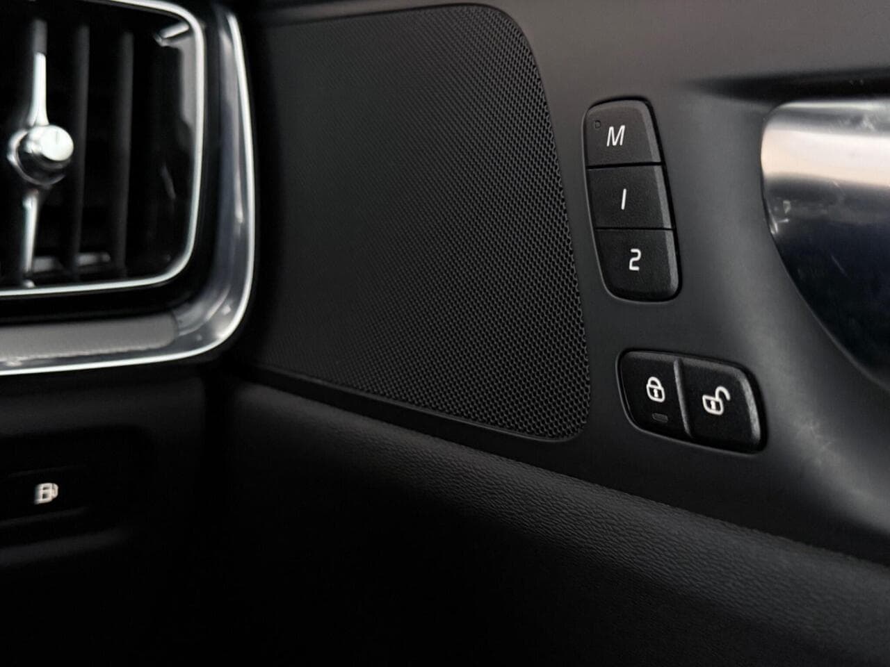 Volvo S60 thumbnail Misc Controls