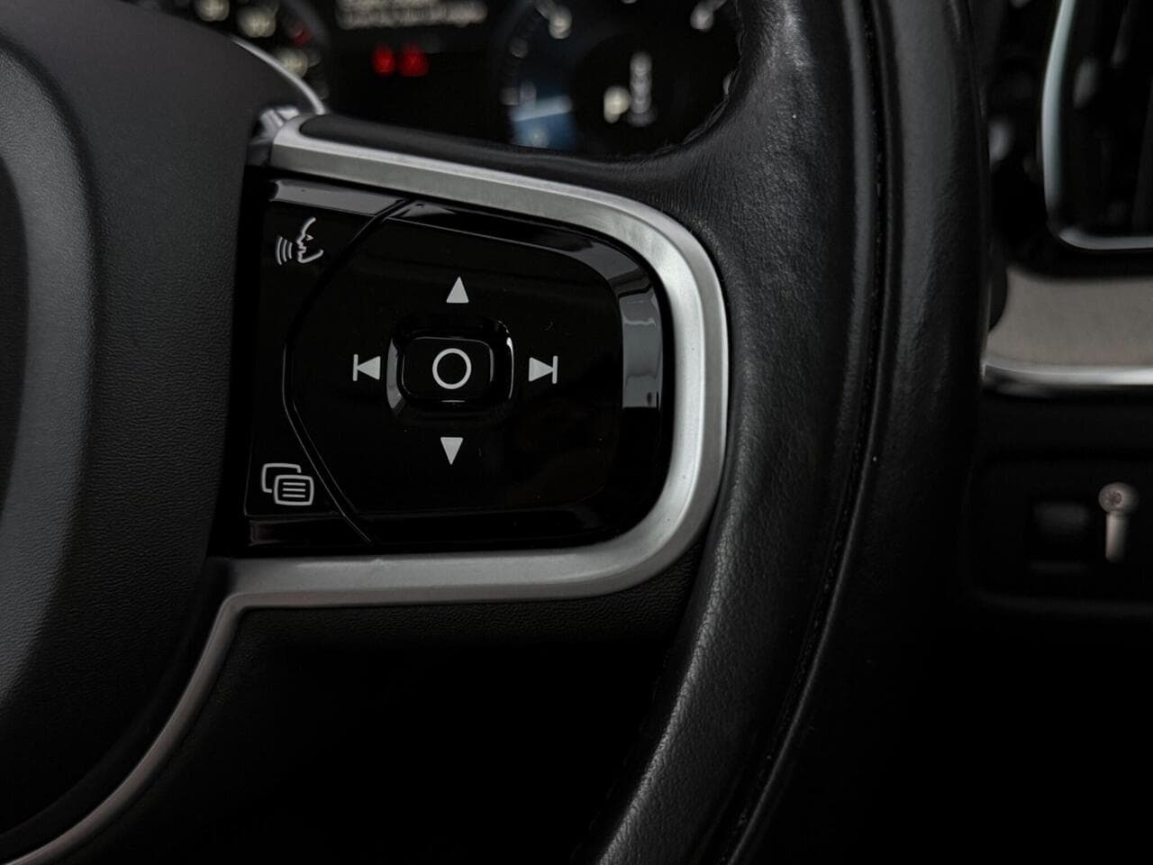 Volvo XC60 thumbnail Misc Controls