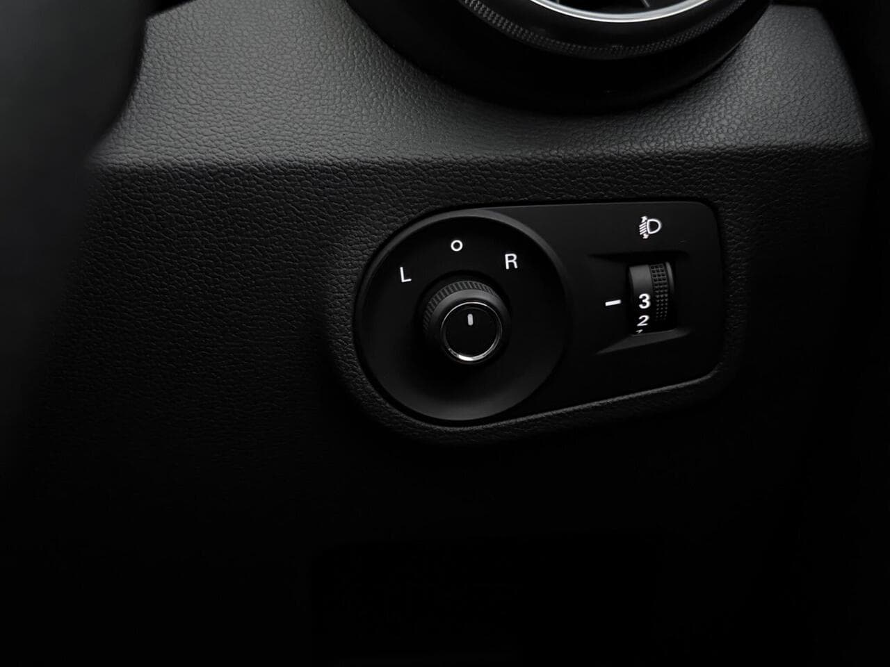 MG MG ZS thumbnail Misc Controls
