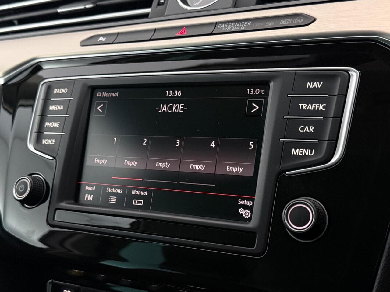 Volkswagen Passat thumbnail Infotainment System