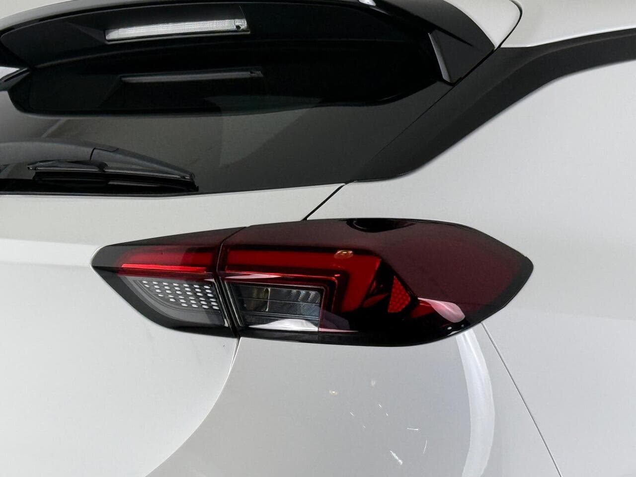 Vauxhall Corsa thumbnail Lights Rear
