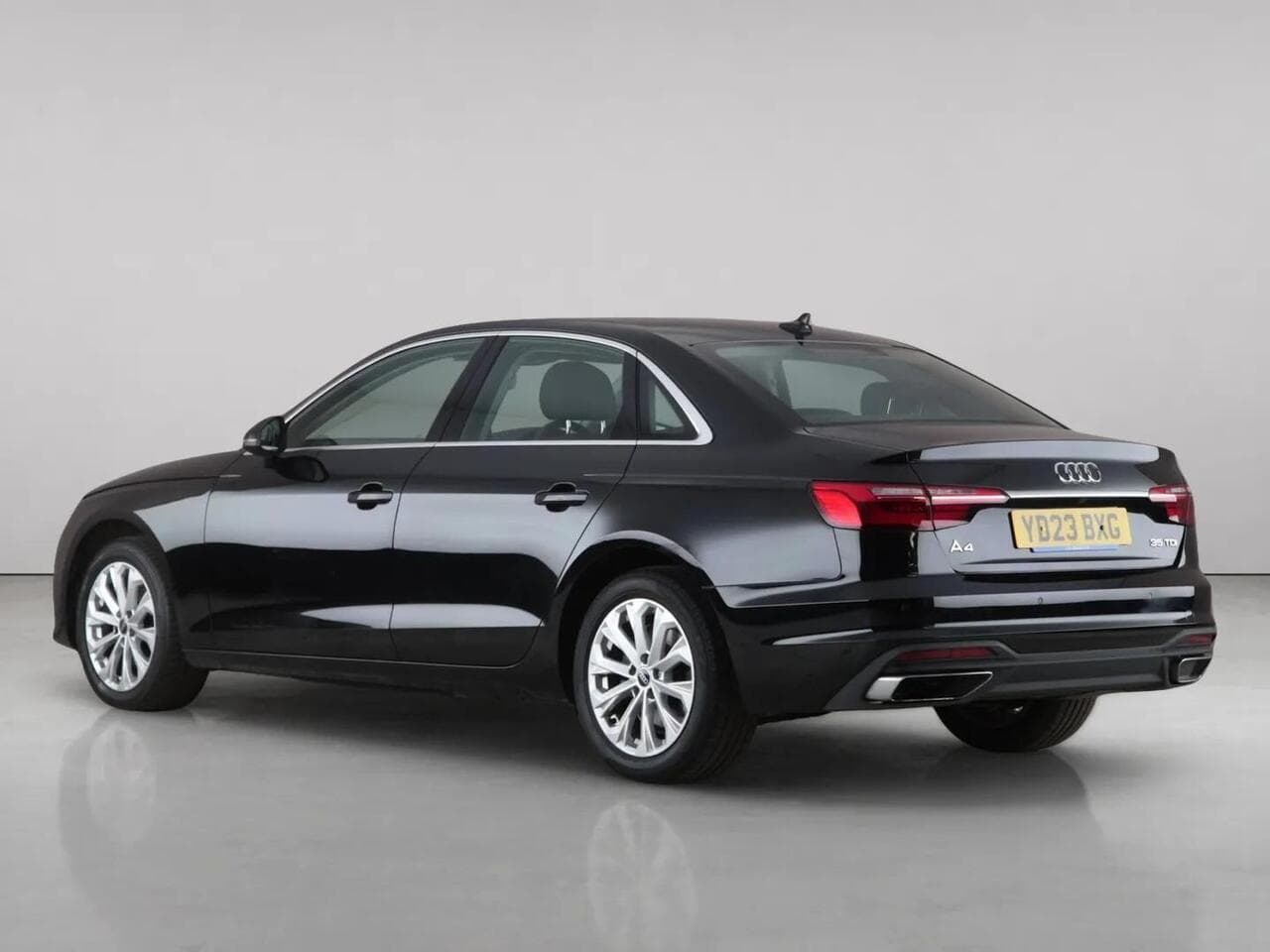 Audi A4 thumbnail Rear Left