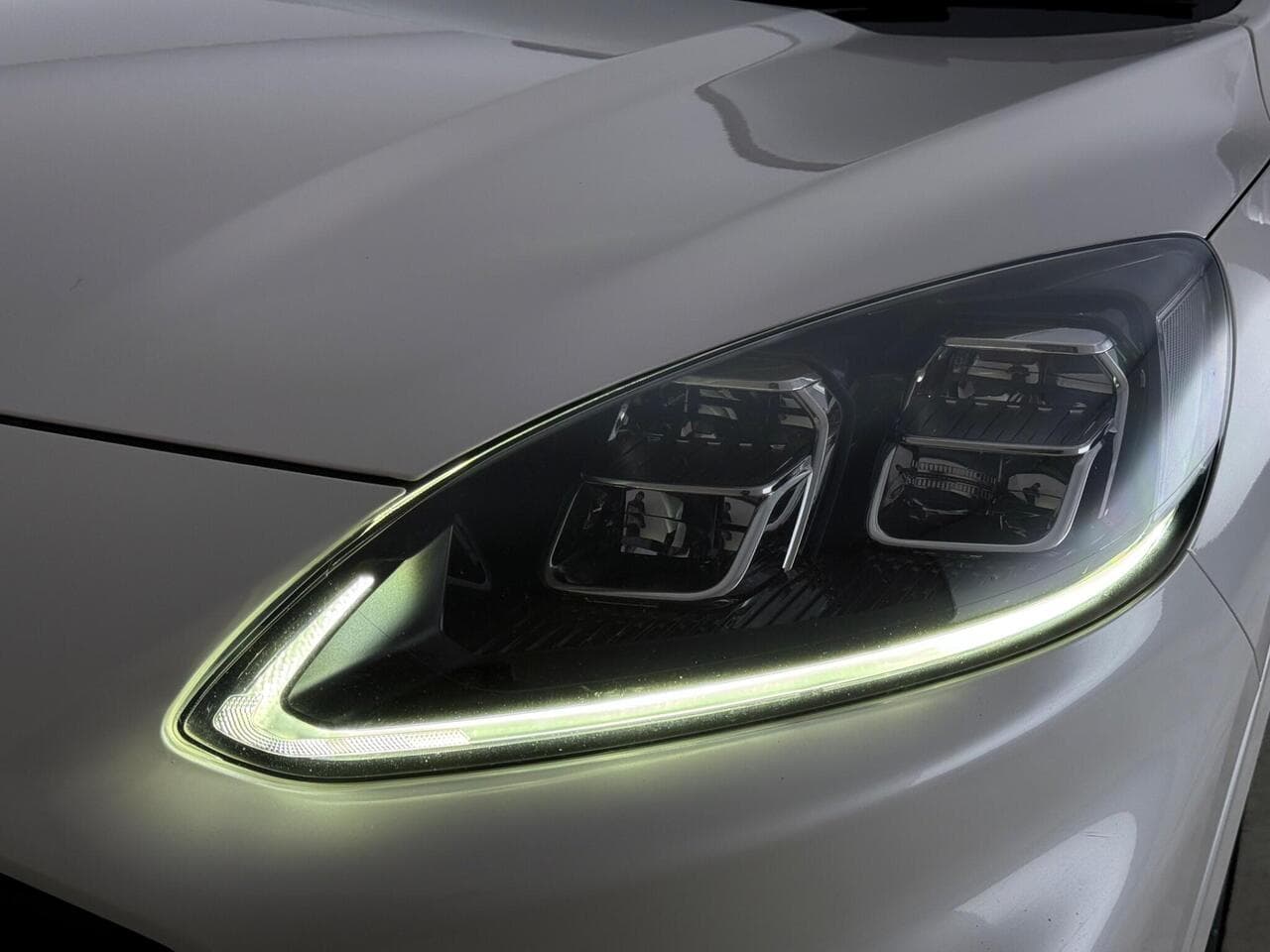 Ford Kuga thumbnail Badge Exterior