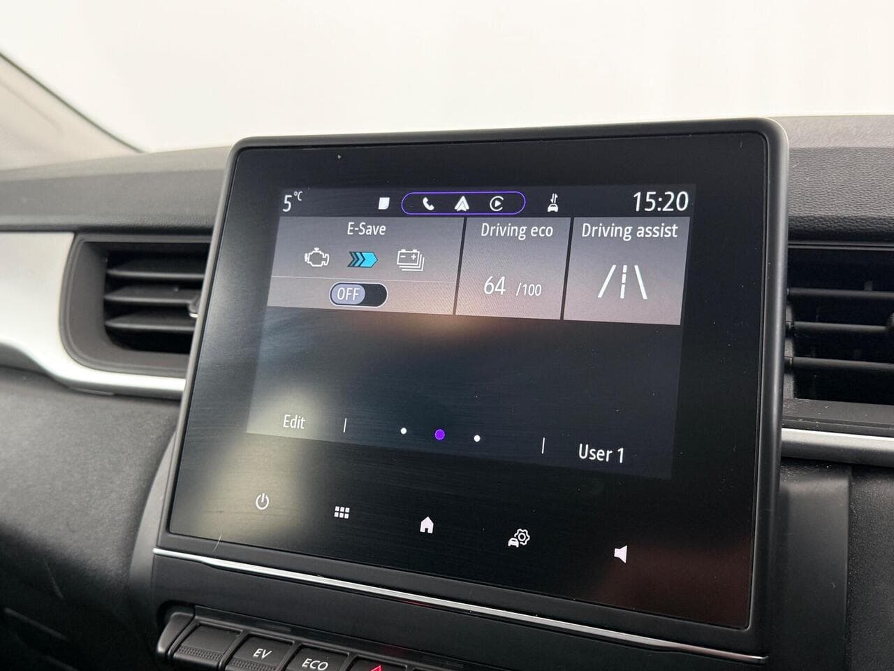 Renault Captur thumbnail Infotainment System