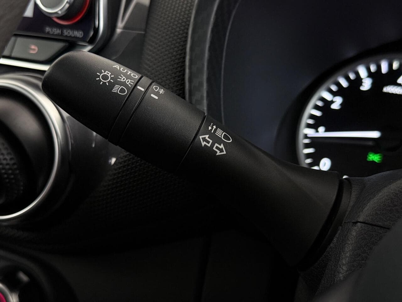 Nissan Juke thumbnail Misc Controls