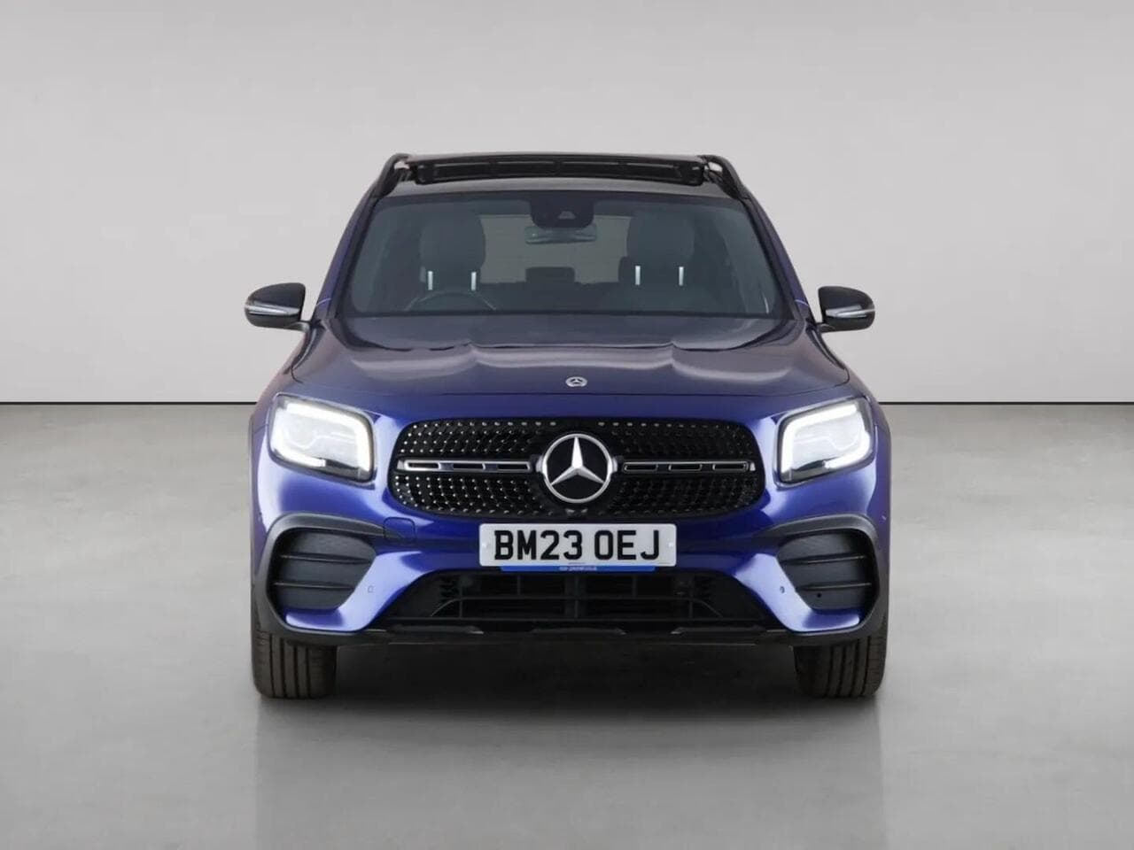 Mercedes-Benz GLB thumbnail Front