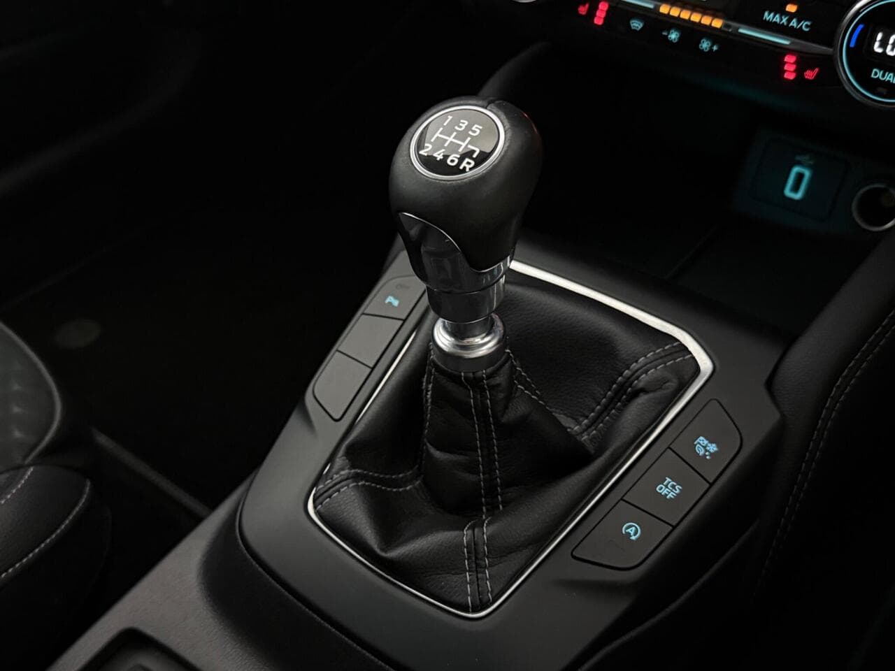 Ford Focus thumbnail Interior Front