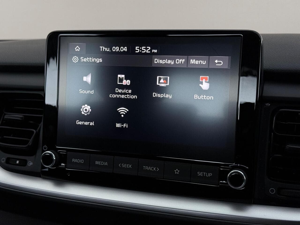 Kia Stonic thumbnail Infotainment System