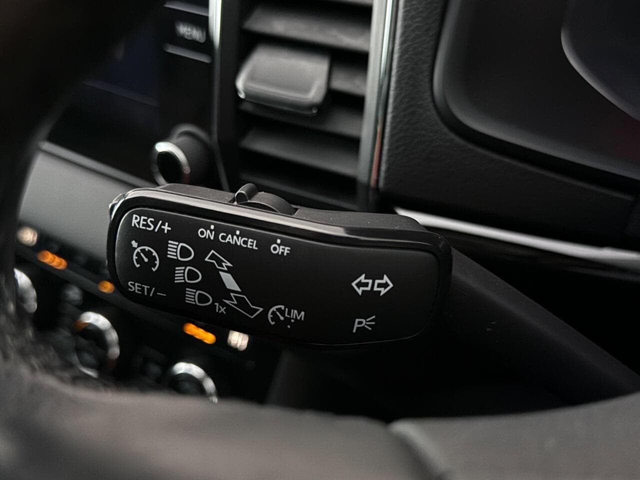 Skoda Karoq thumbnail Misc Controls