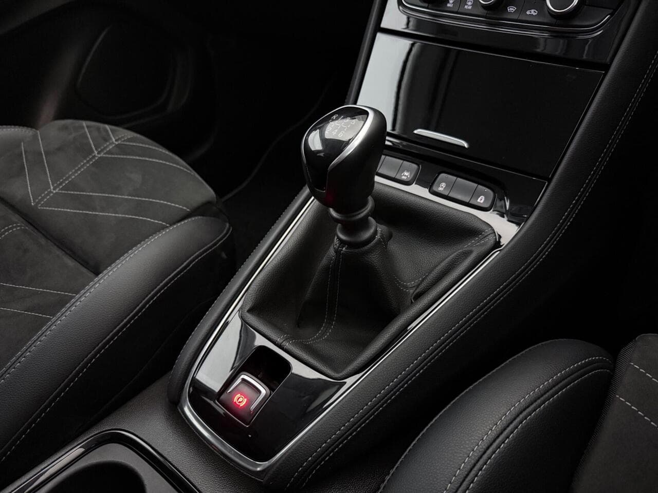 Vauxhall Grandland thumbnail Interior Front