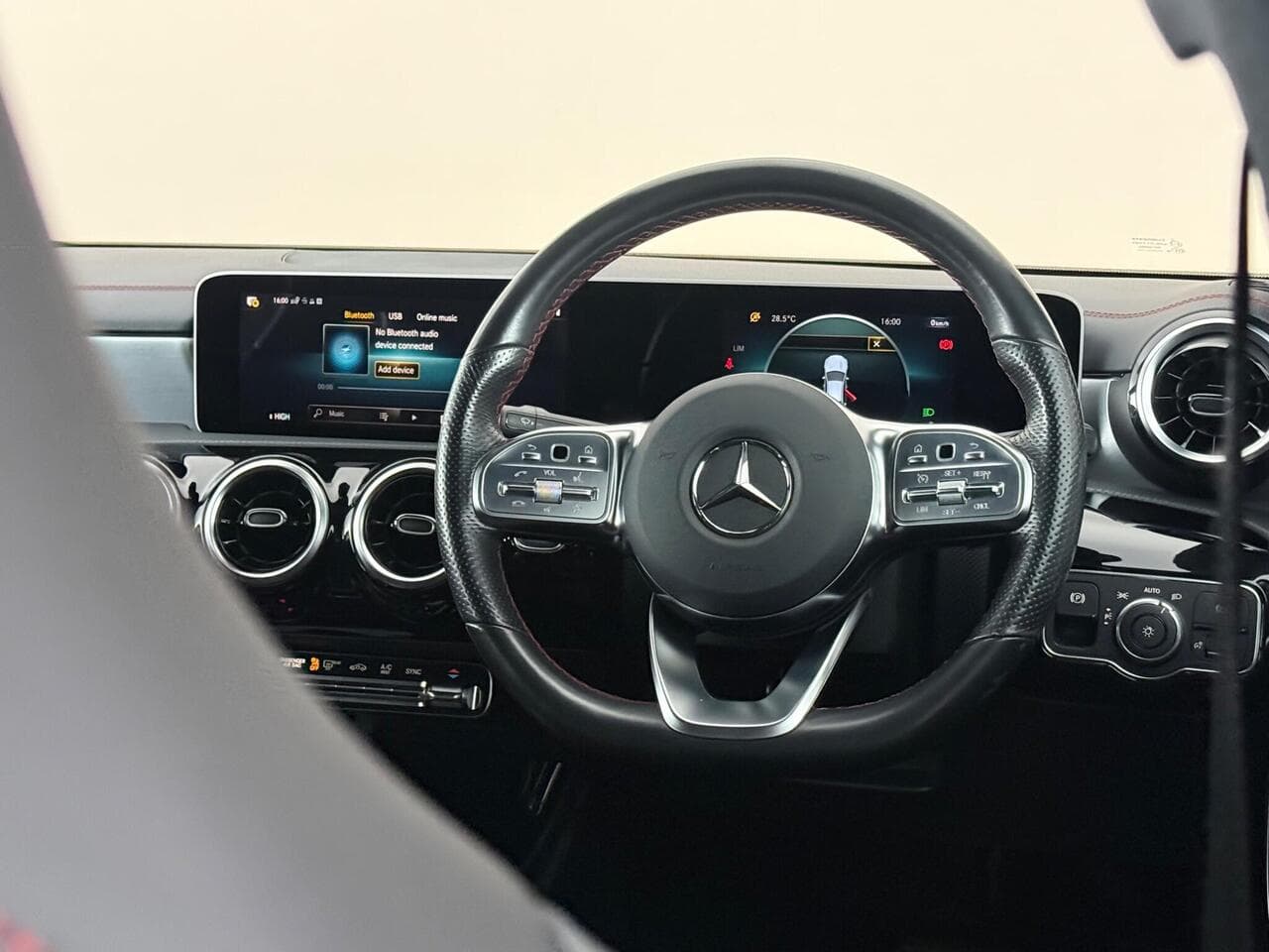 Mercedes-Benz CLA thumbnail Steering Wheel