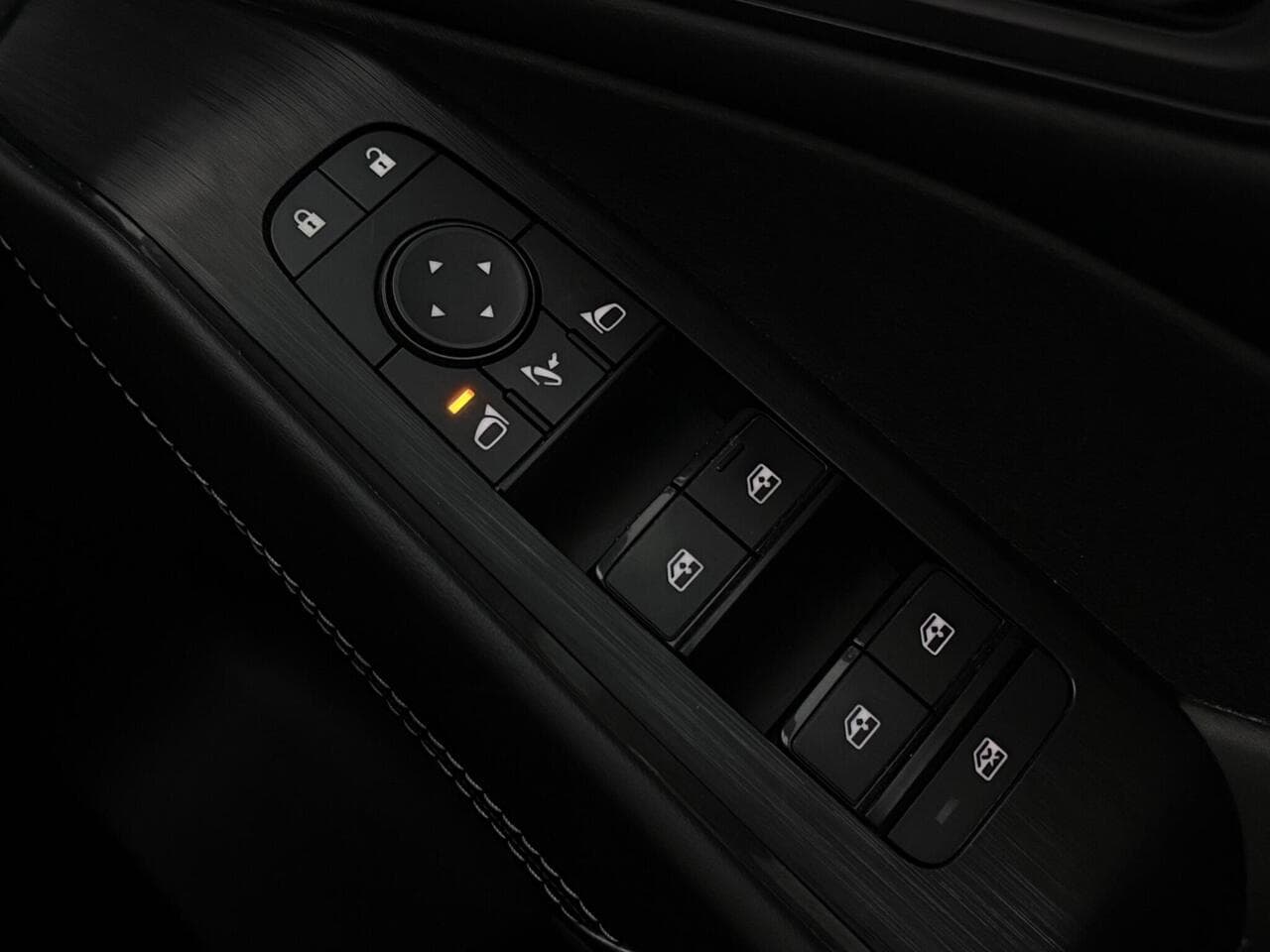 Nissan Qashqai thumbnail Misc Controls