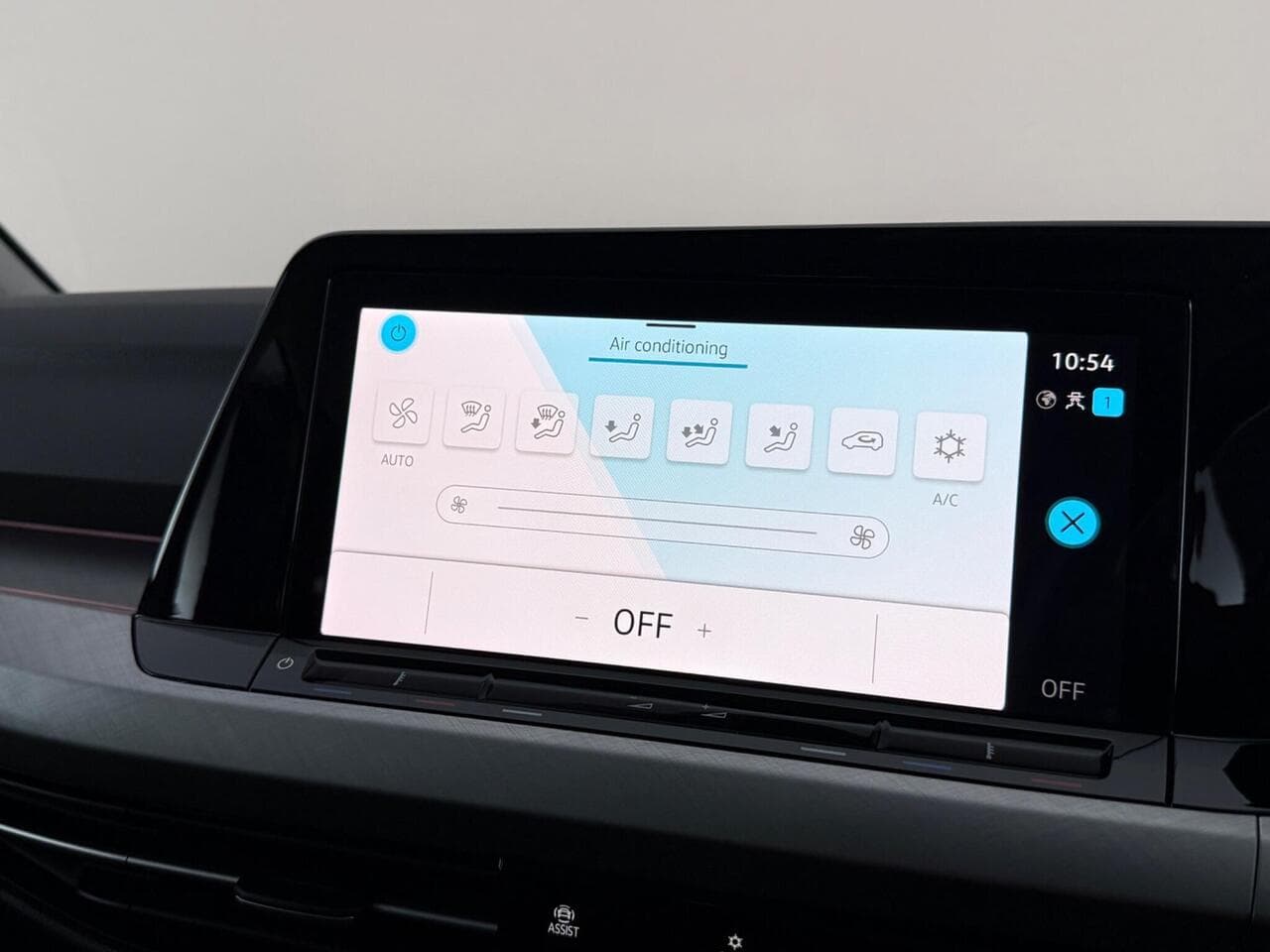Volkswagen Golf thumbnail Infotainment System