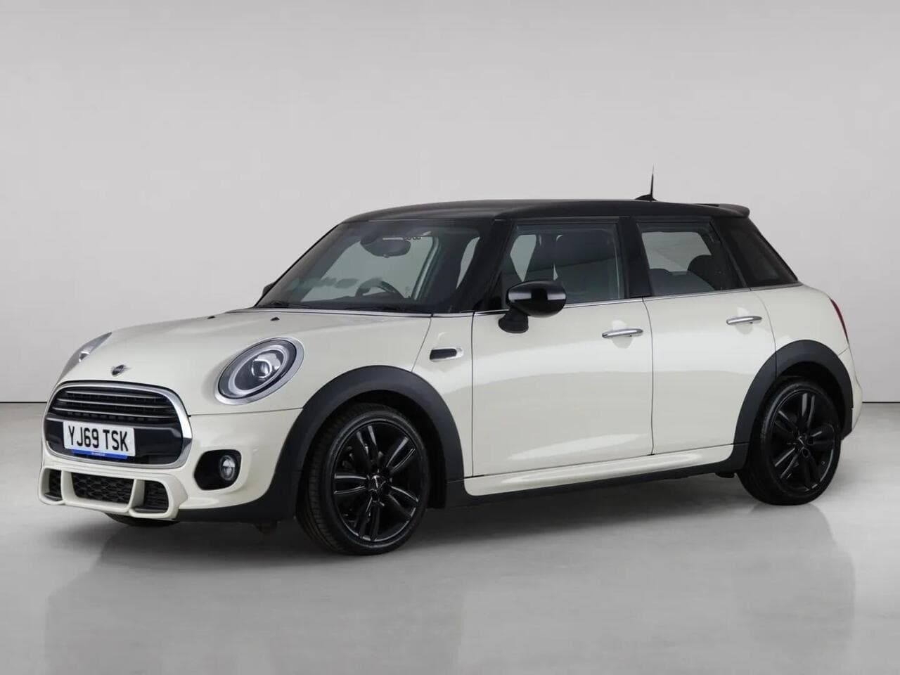 MINI Hatch thumbnail Front Left