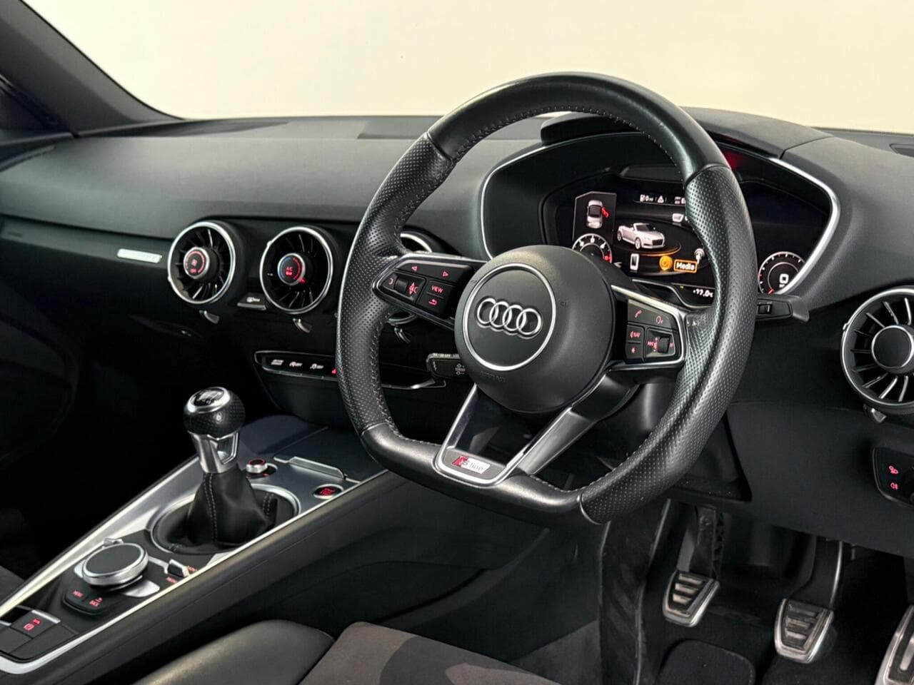 Audi TT thumbnail Interior Front