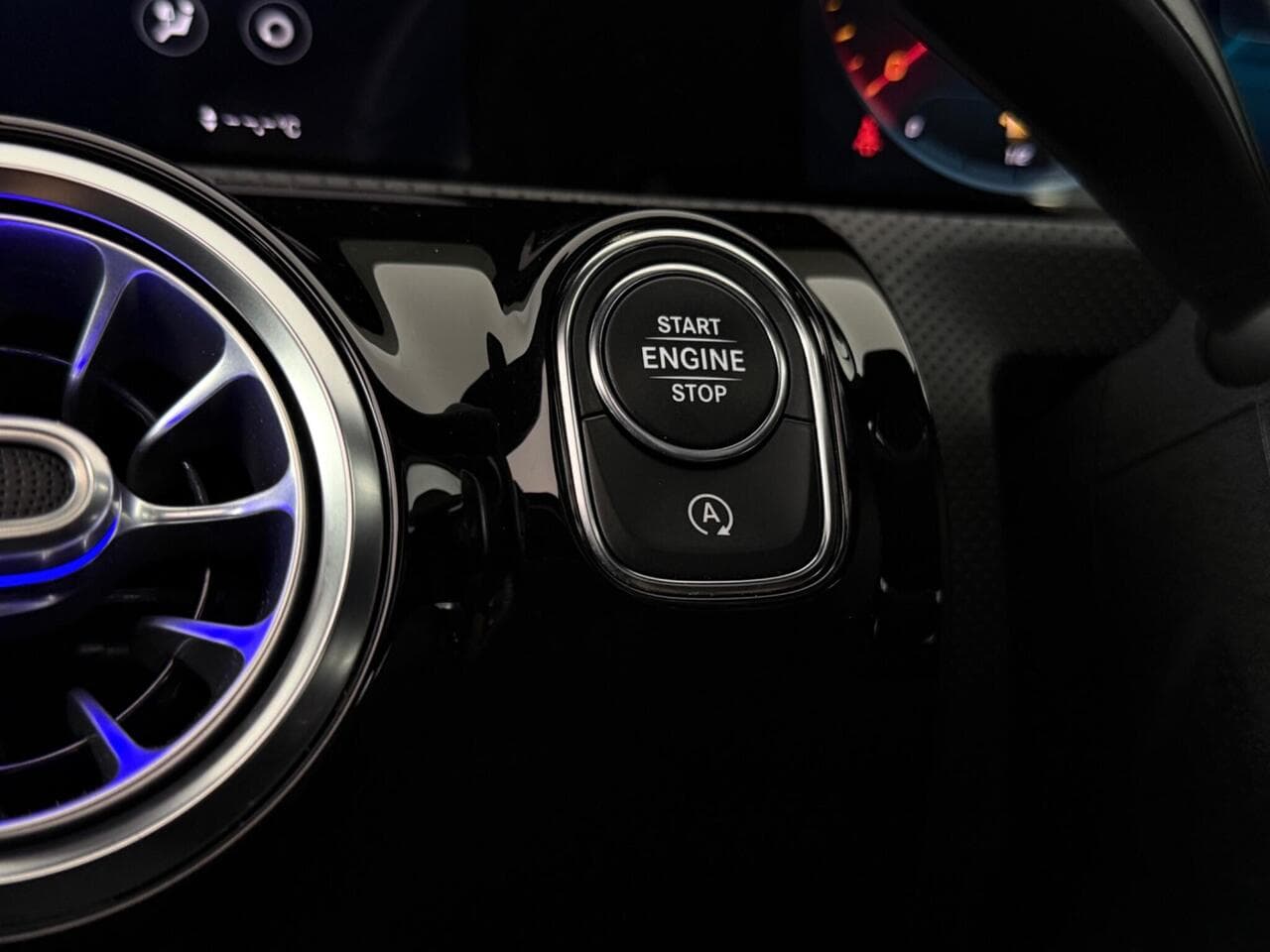 Mercedes-Benz A Class thumbnail Steering Wheel
