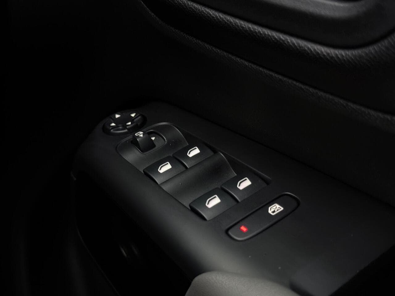 Citroen C5 Aircross thumbnail Misc Controls