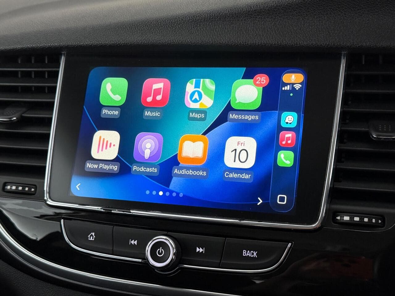 Vauxhall Mokka X thumbnail Infotainment System