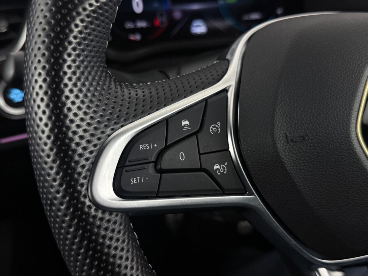 Renault Arkana thumbnail Misc Controls