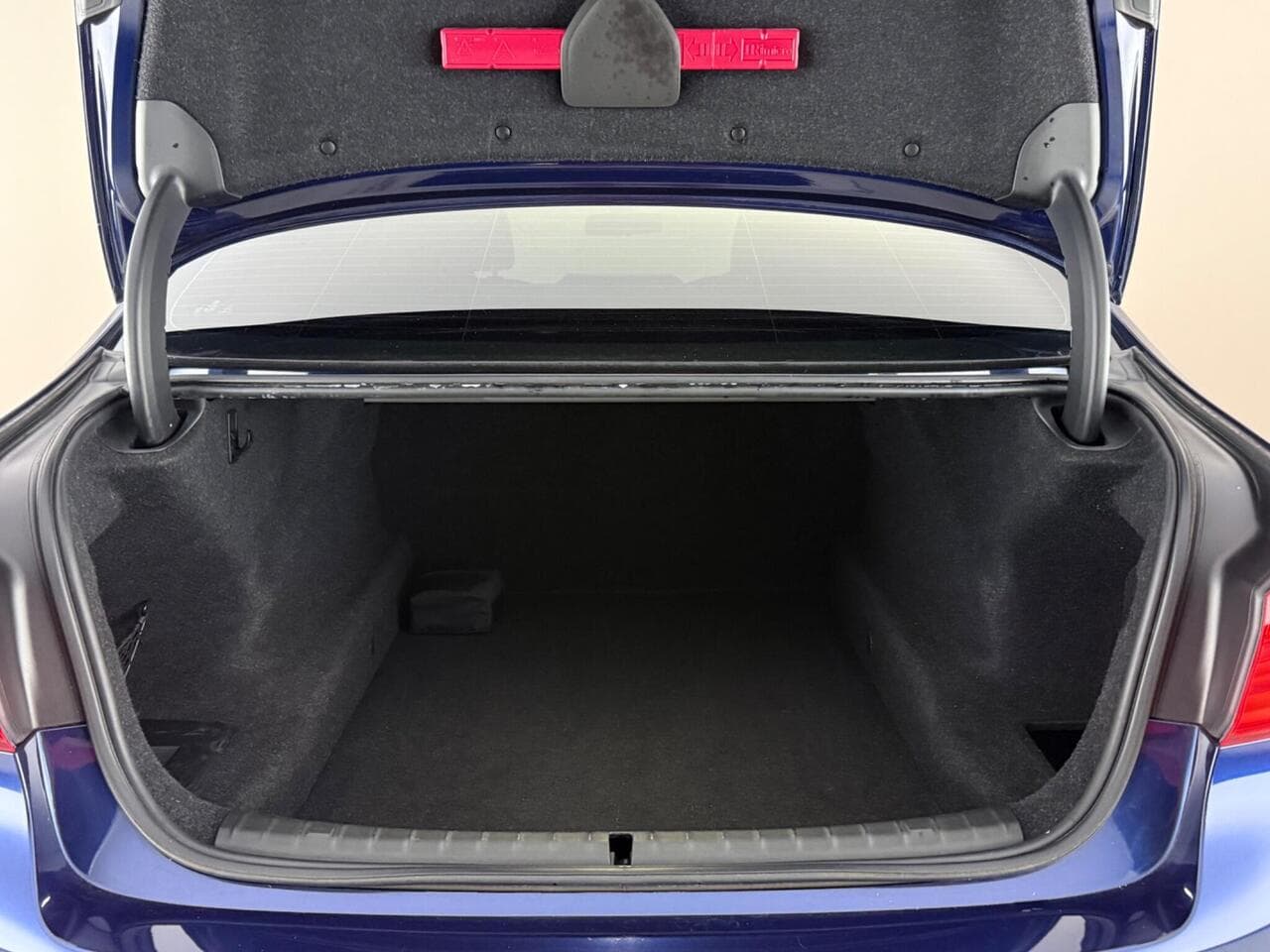 BMW 5 Series thumbnail Boot