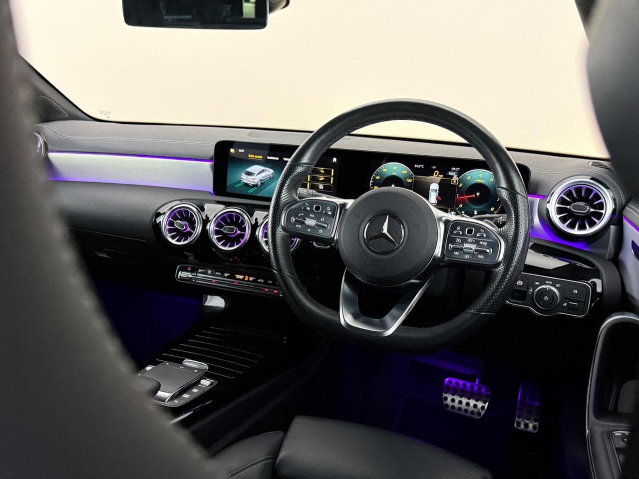 Mercedes-Benz CLA thumbnail Interior Front