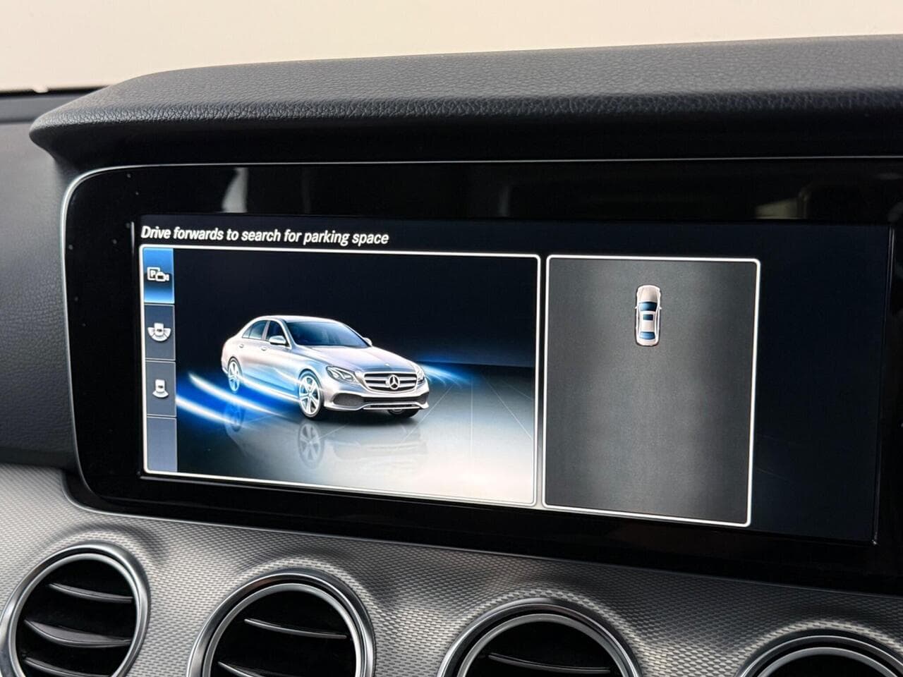 Mercedes-Benz E Class thumbnail Infotainment System
