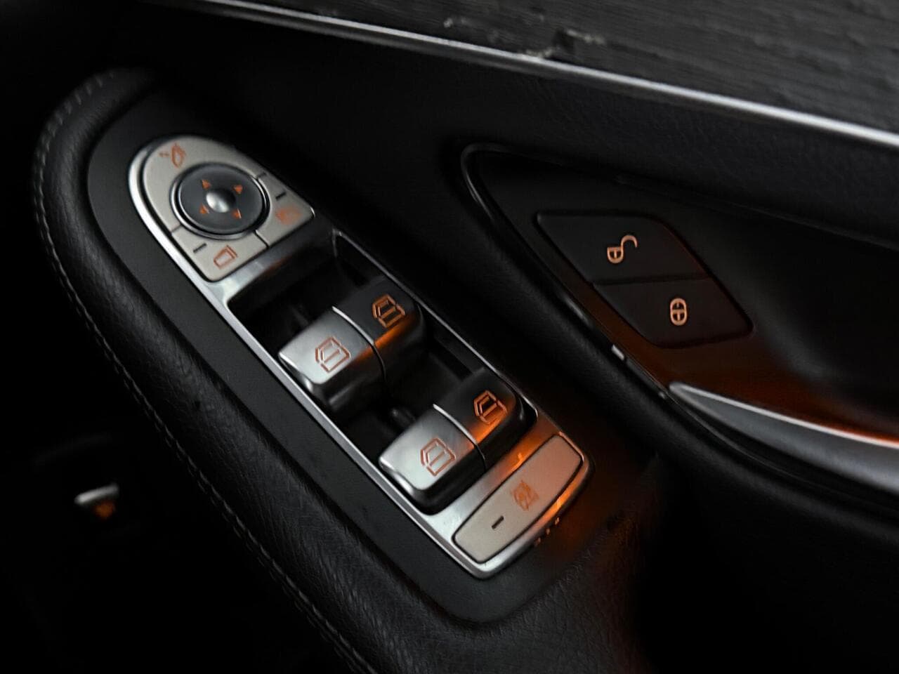 Mercedes-Benz GLC thumbnail Interior Front