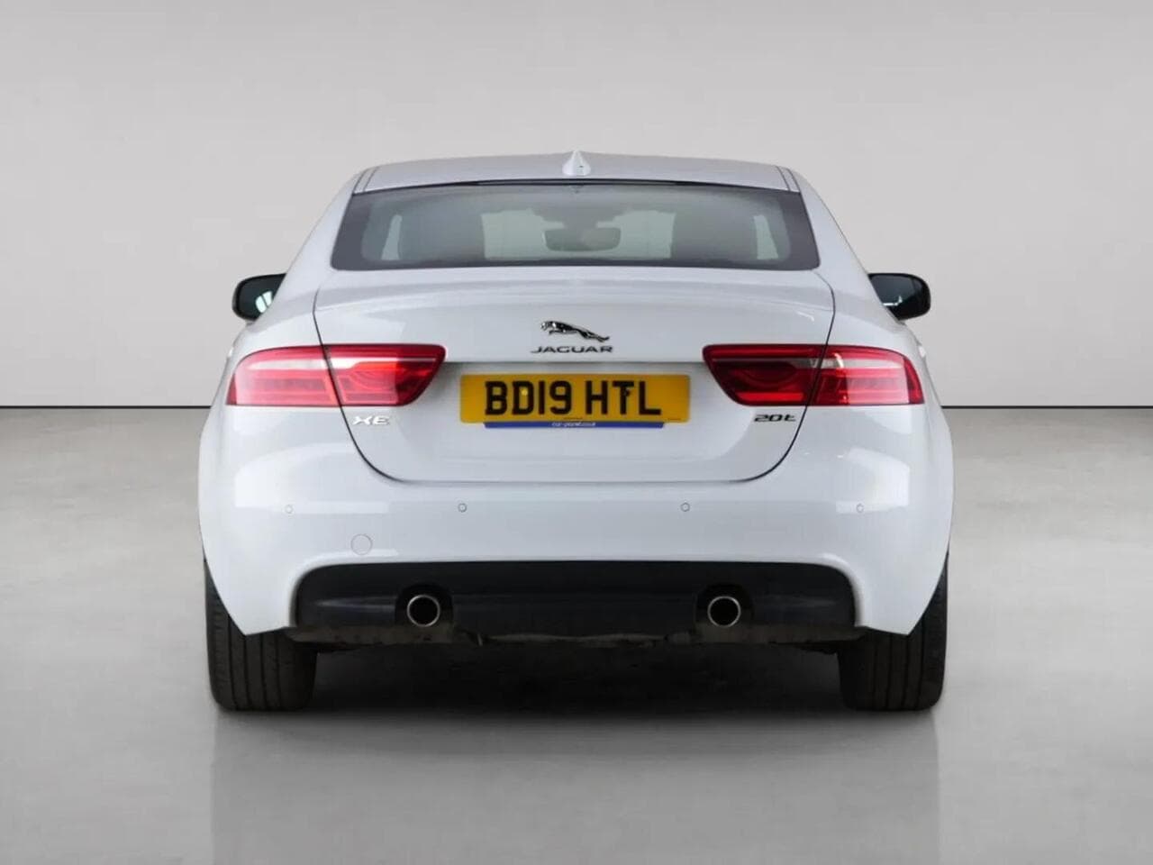 Jaguar XE thumbnail Rear