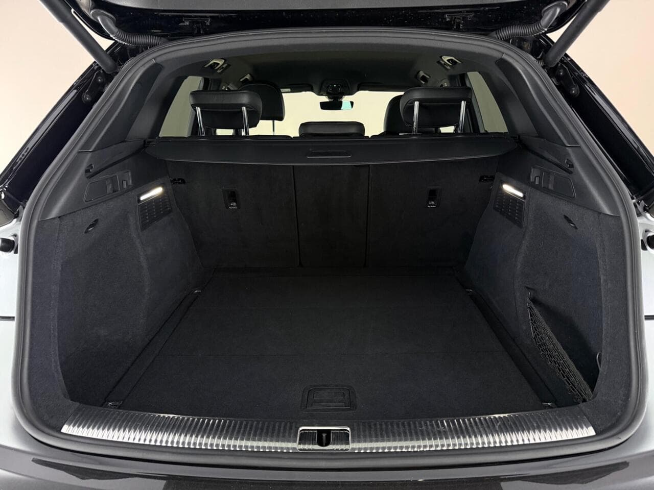 Audi Q5 thumbnail Boot
