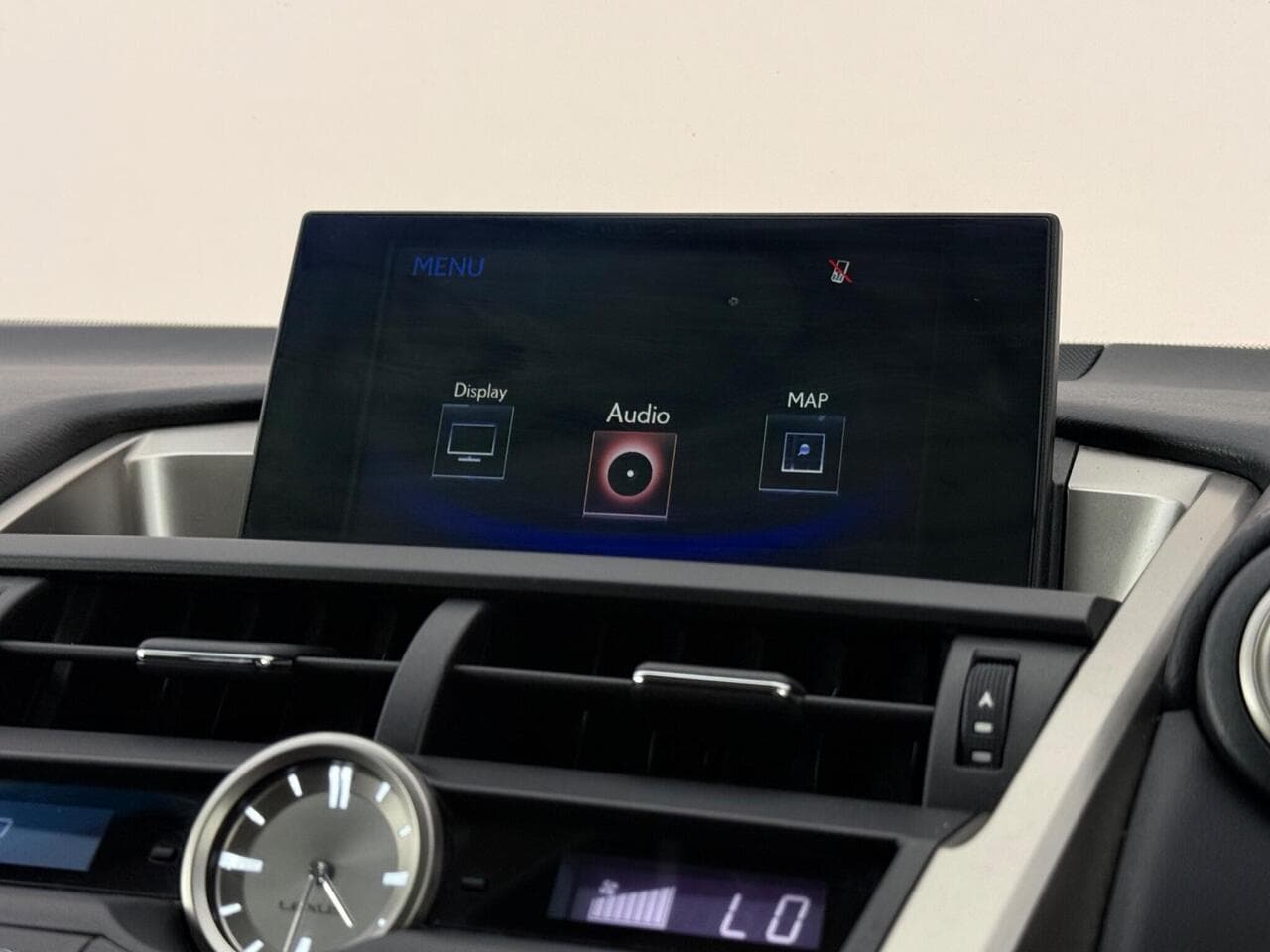 Lexus NX thumbnail Infotainment System