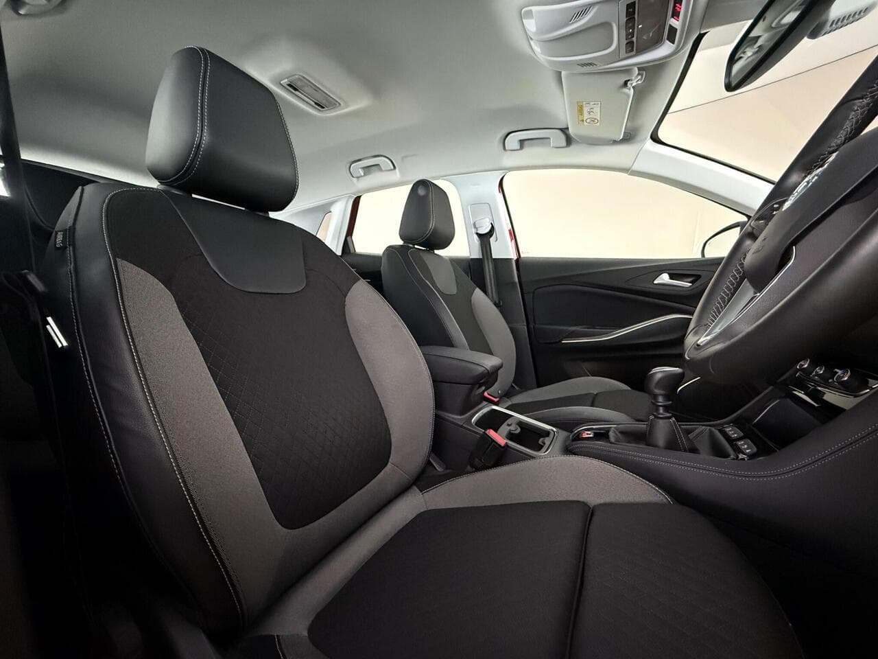 Vauxhall Grandland X thumbnail Seat Driver