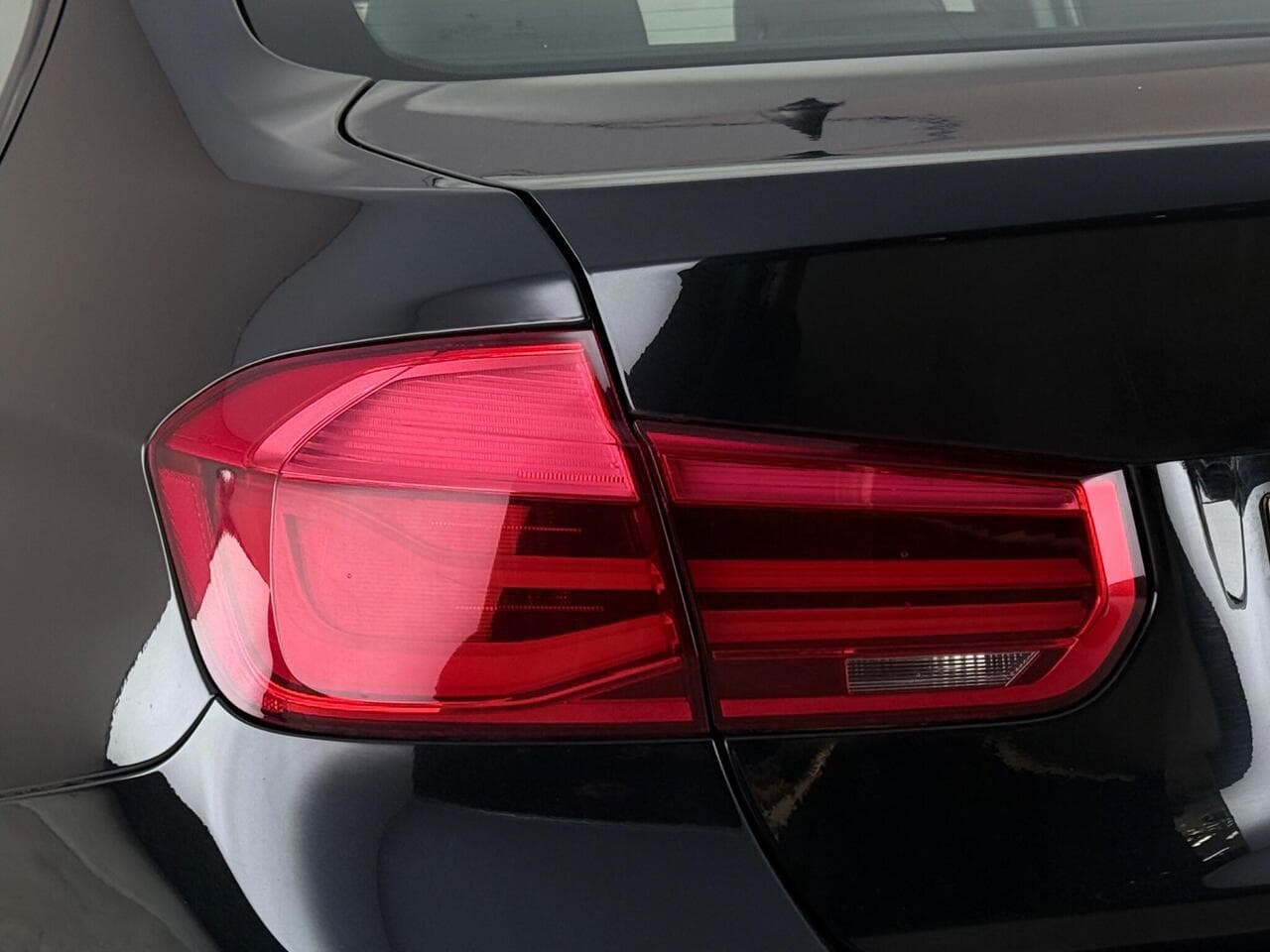 BMW 3 Series thumbnail Lights Rear