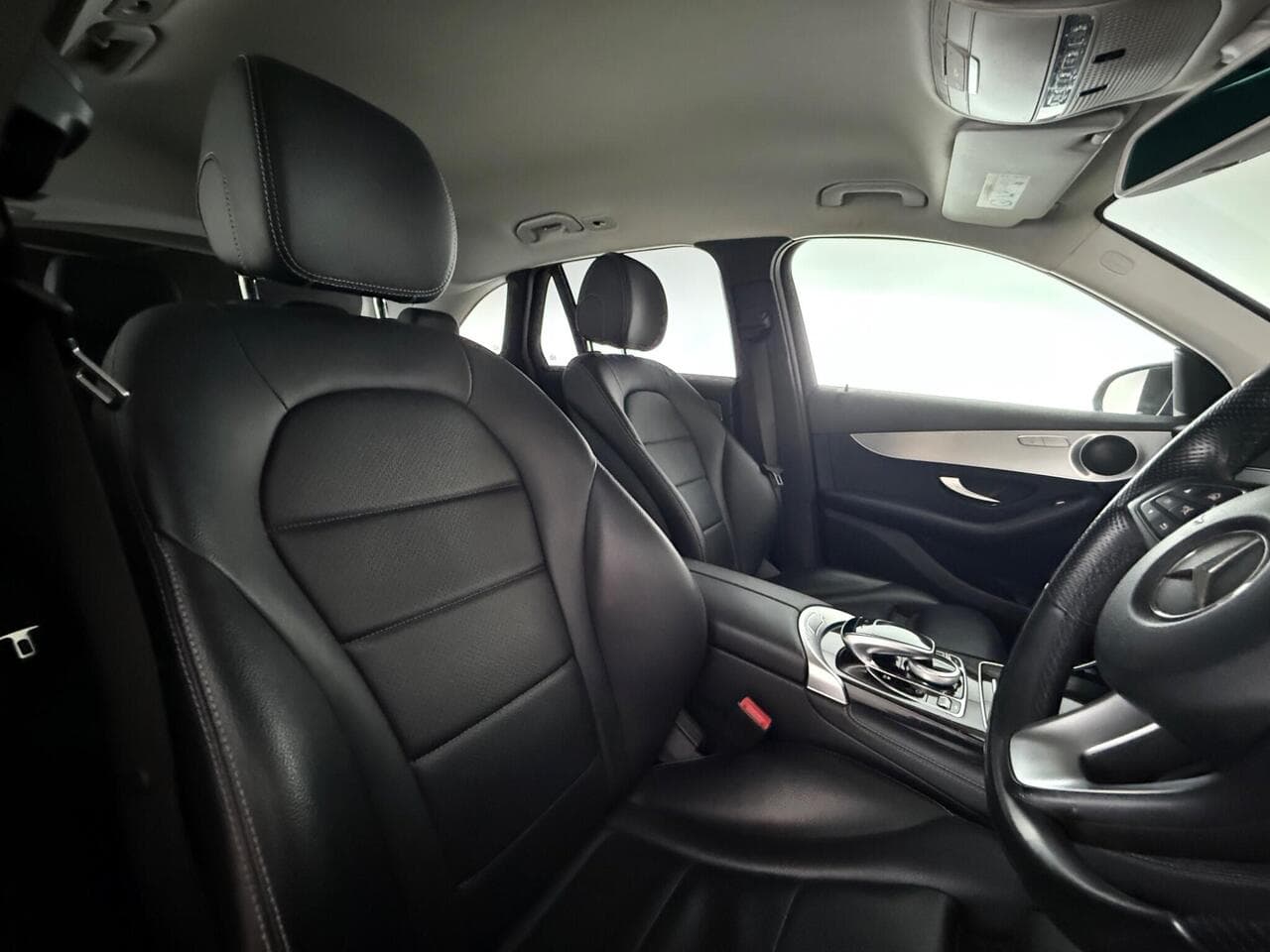 Mercedes-Benz GLC thumbnail Seat Driver