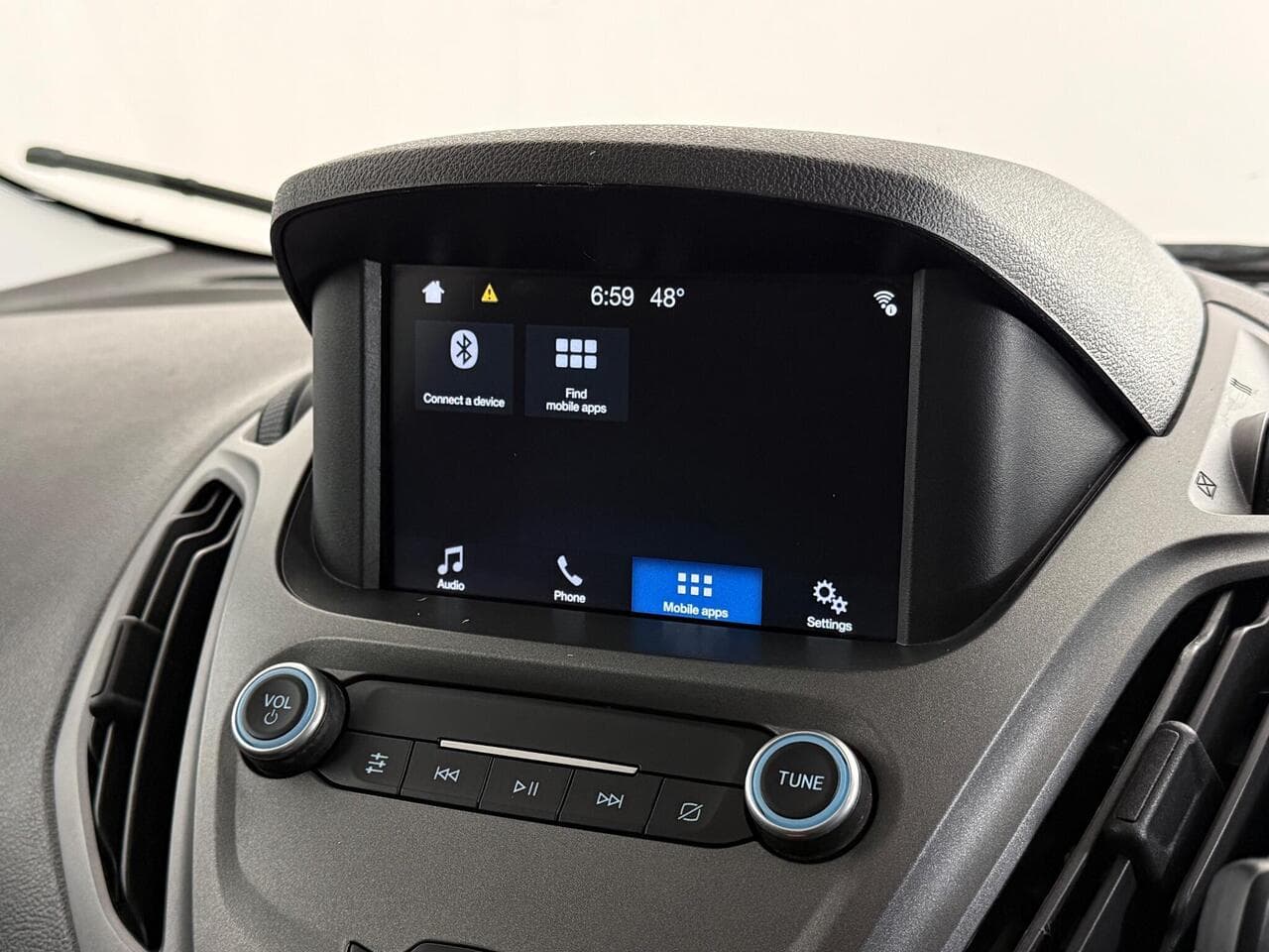 Ford Transit Courier thumbnail Infotainment System