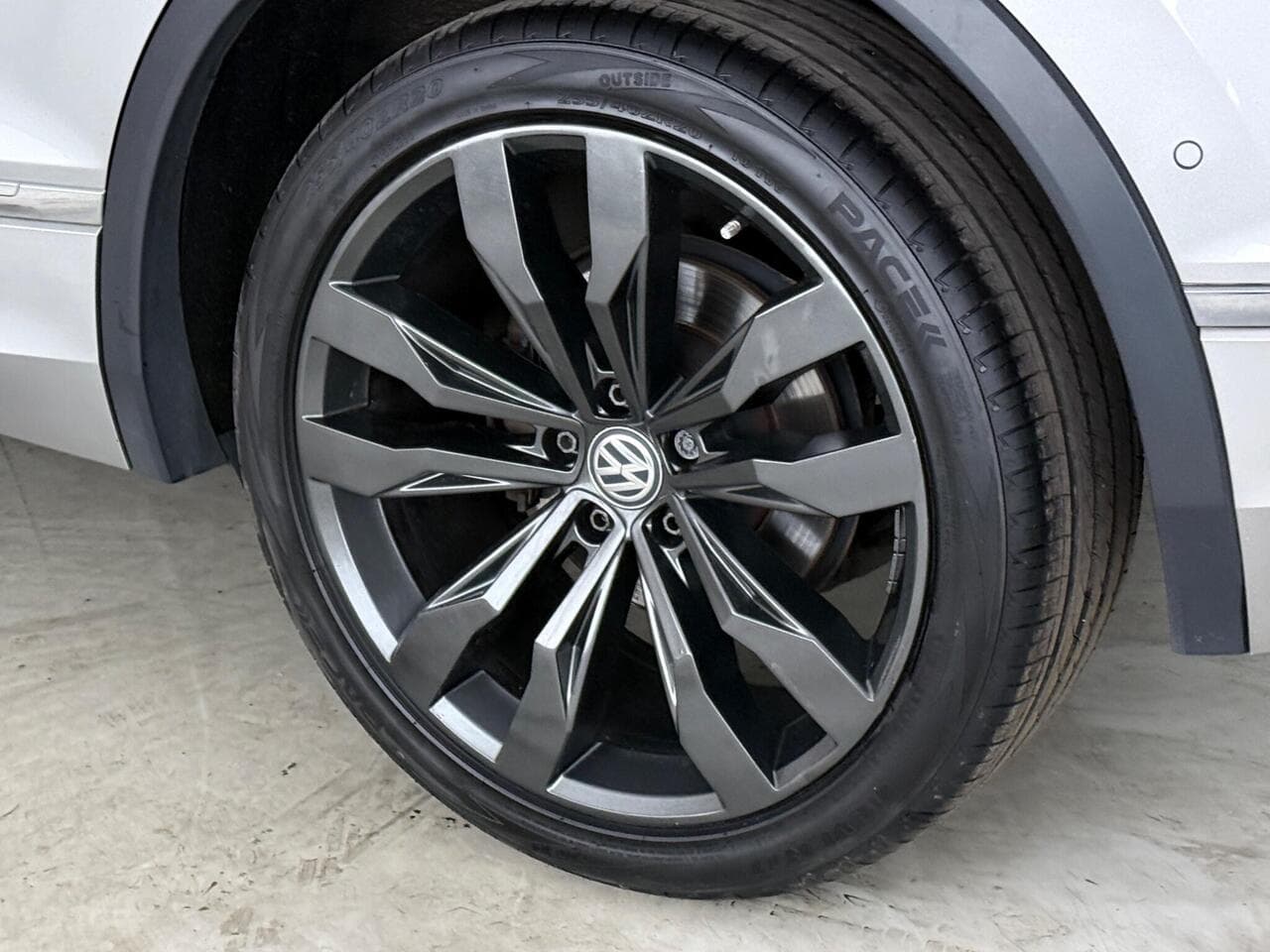 Volkswagen Tiguan thumbnail Wheel