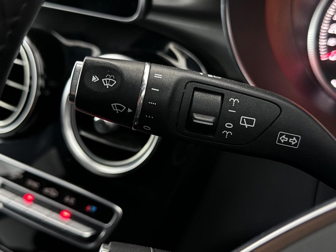Mercedes-Benz GLC thumbnail Misc Controls