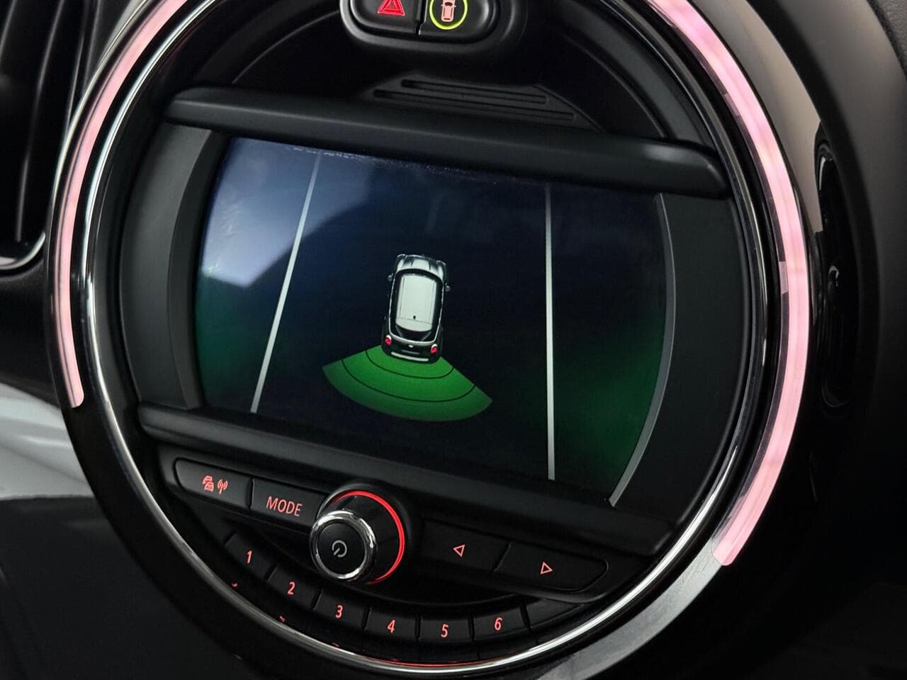 MINI Countryman thumbnail Infotainment System