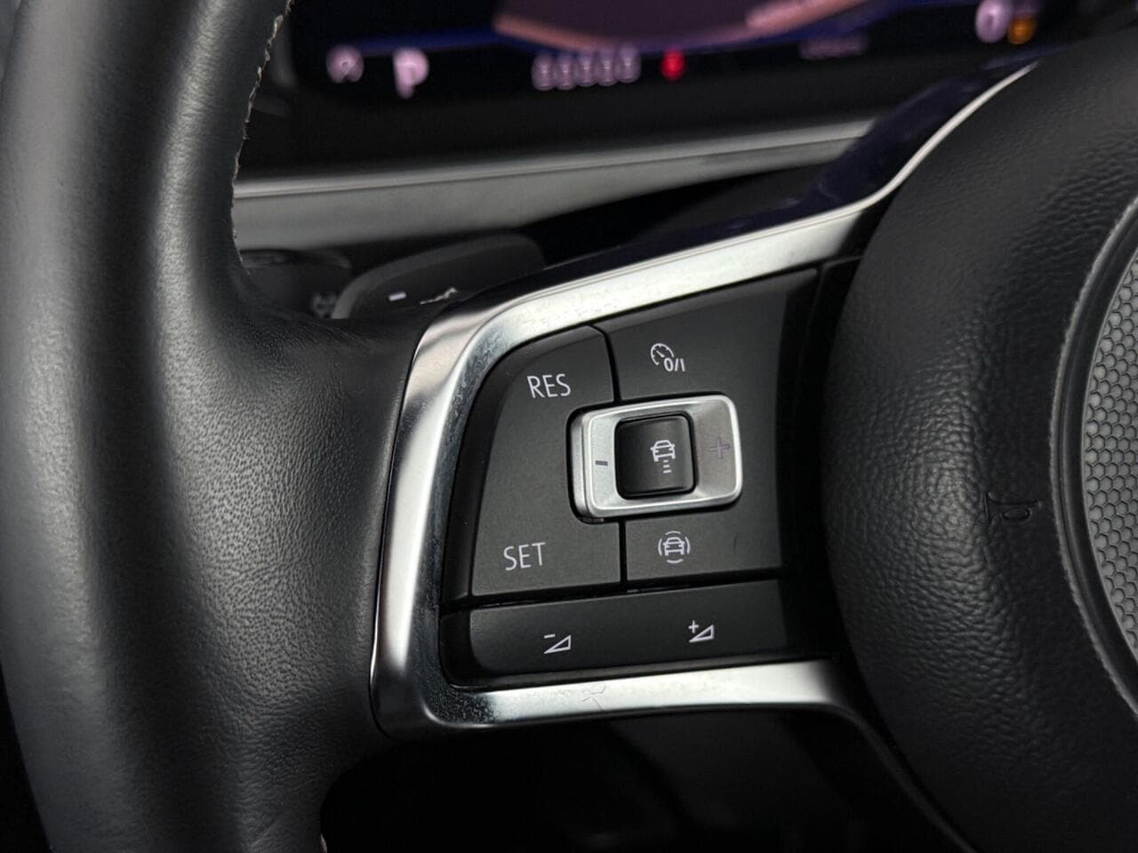 Volkswagen Tiguan Allspace thumbnail Misc Controls