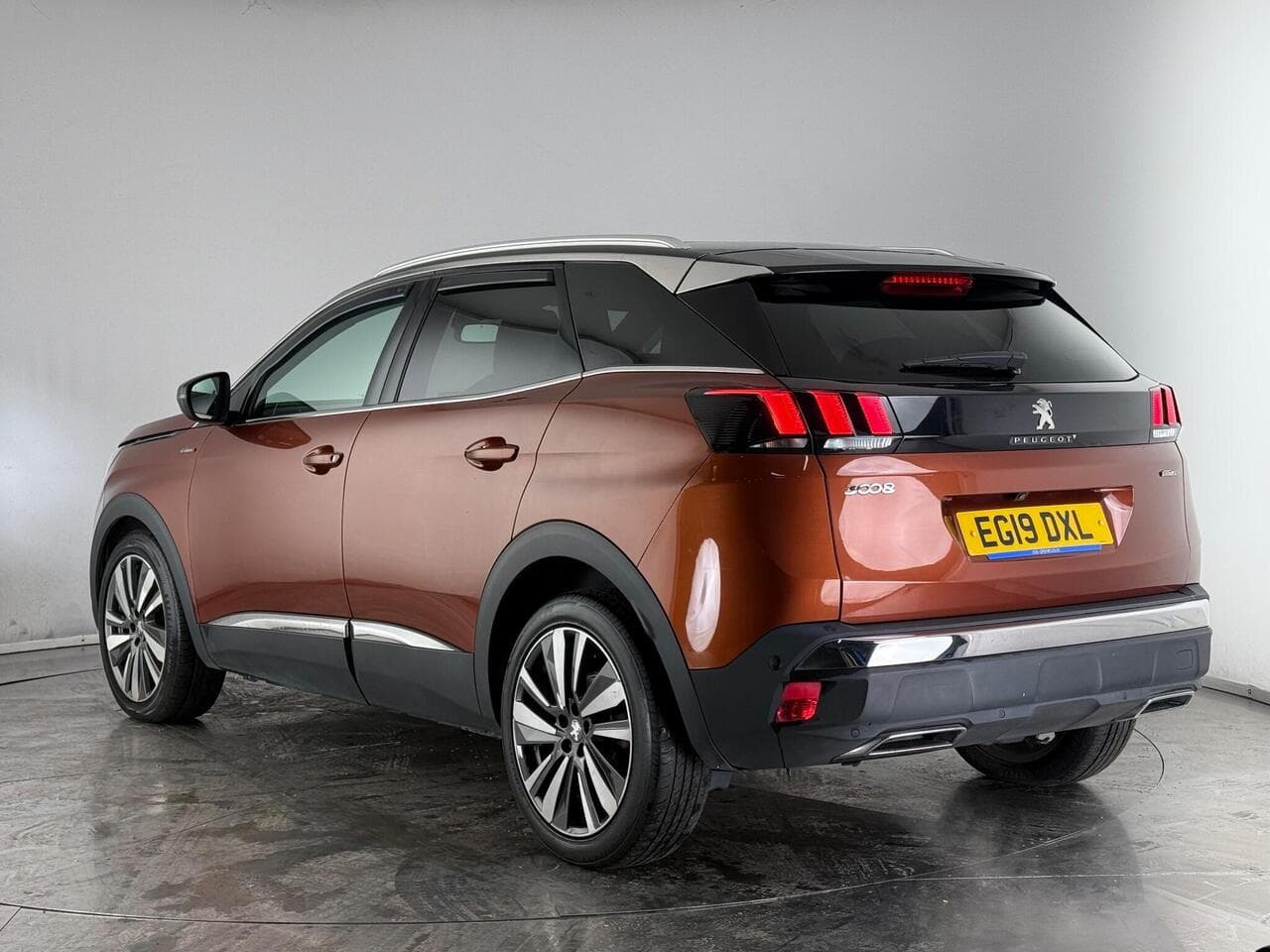 Peugeot 3008 thumbnail Rear Left