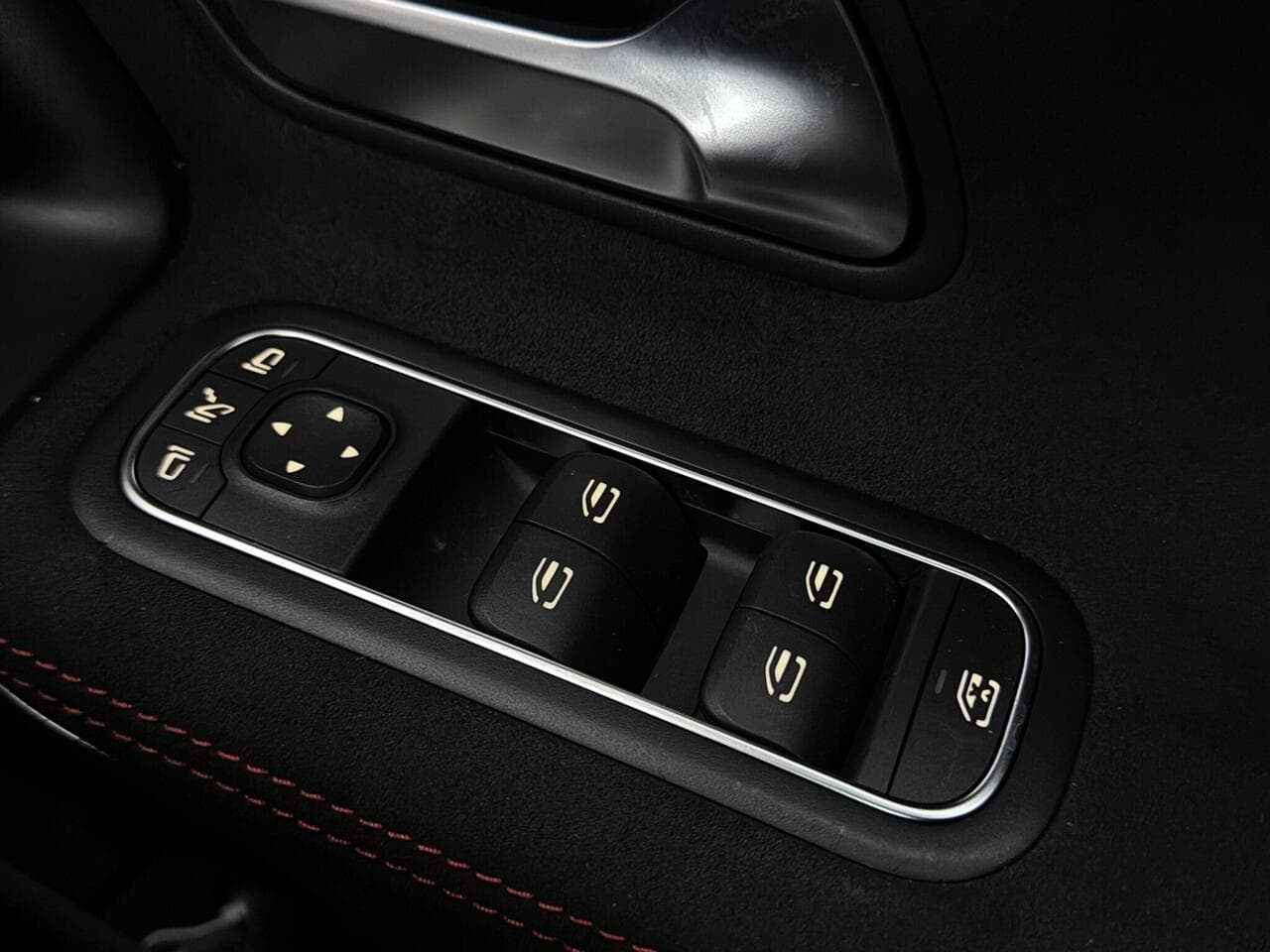 Mercedes-Benz A Class thumbnail Misc Controls