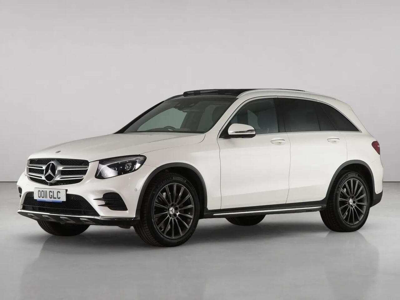 Mercedes-Benz GLC thumbnail Front Left