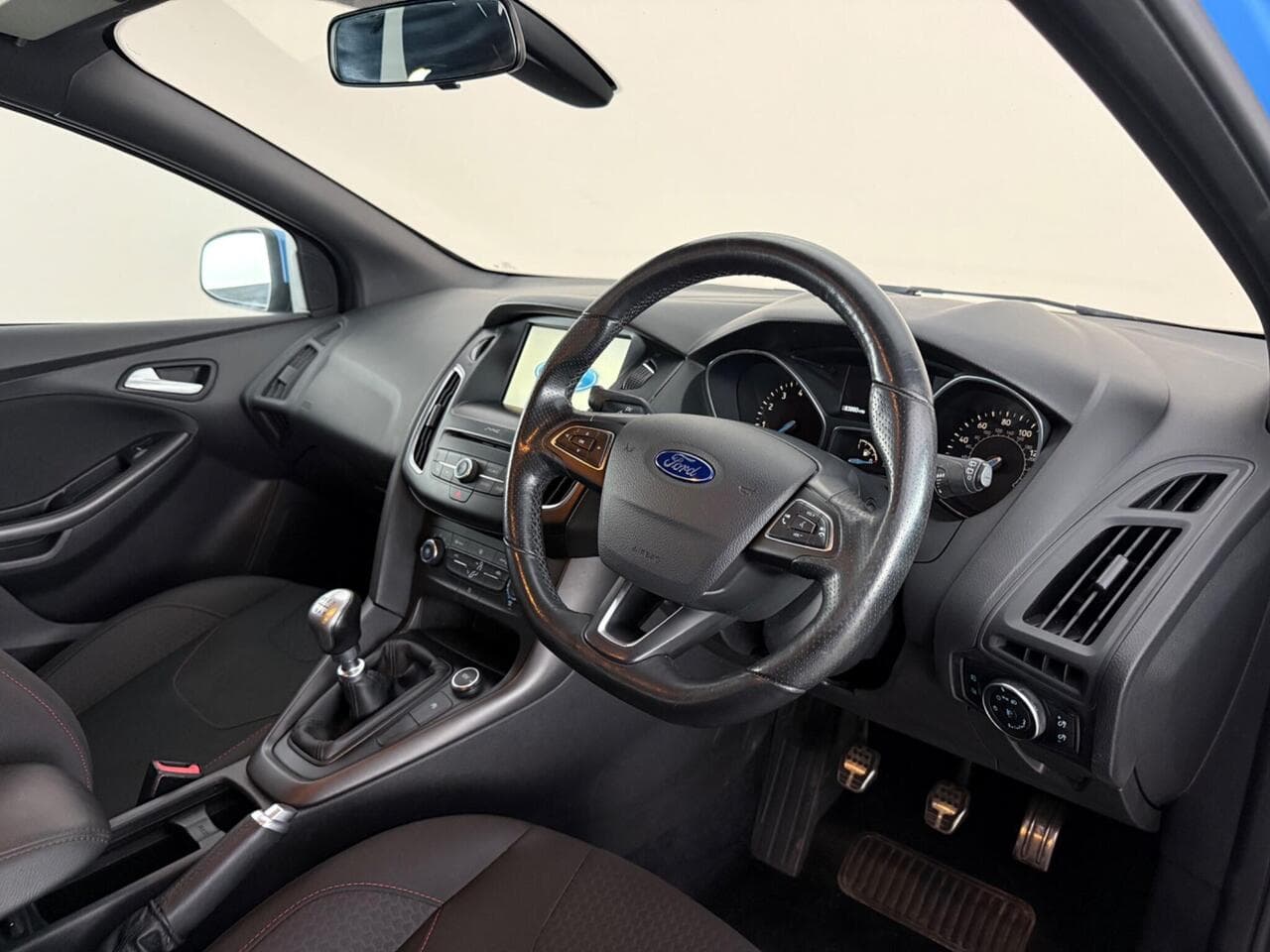 Ford Focus thumbnail Interior Front
