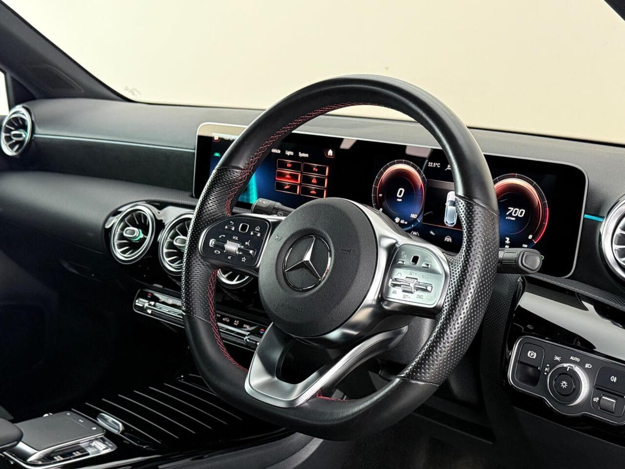 Mercedes-Benz A Class thumbnail Steering Wheel