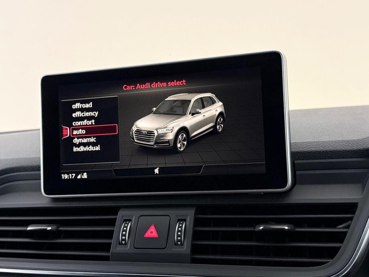 Audi Q5 thumbnail Infotainment System