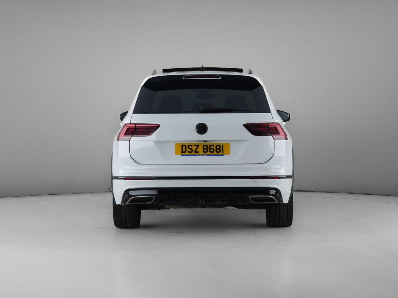 Volkswagen Tiguan thumbnail Rear